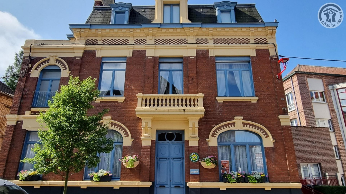 Façade extérieure du gîte communal