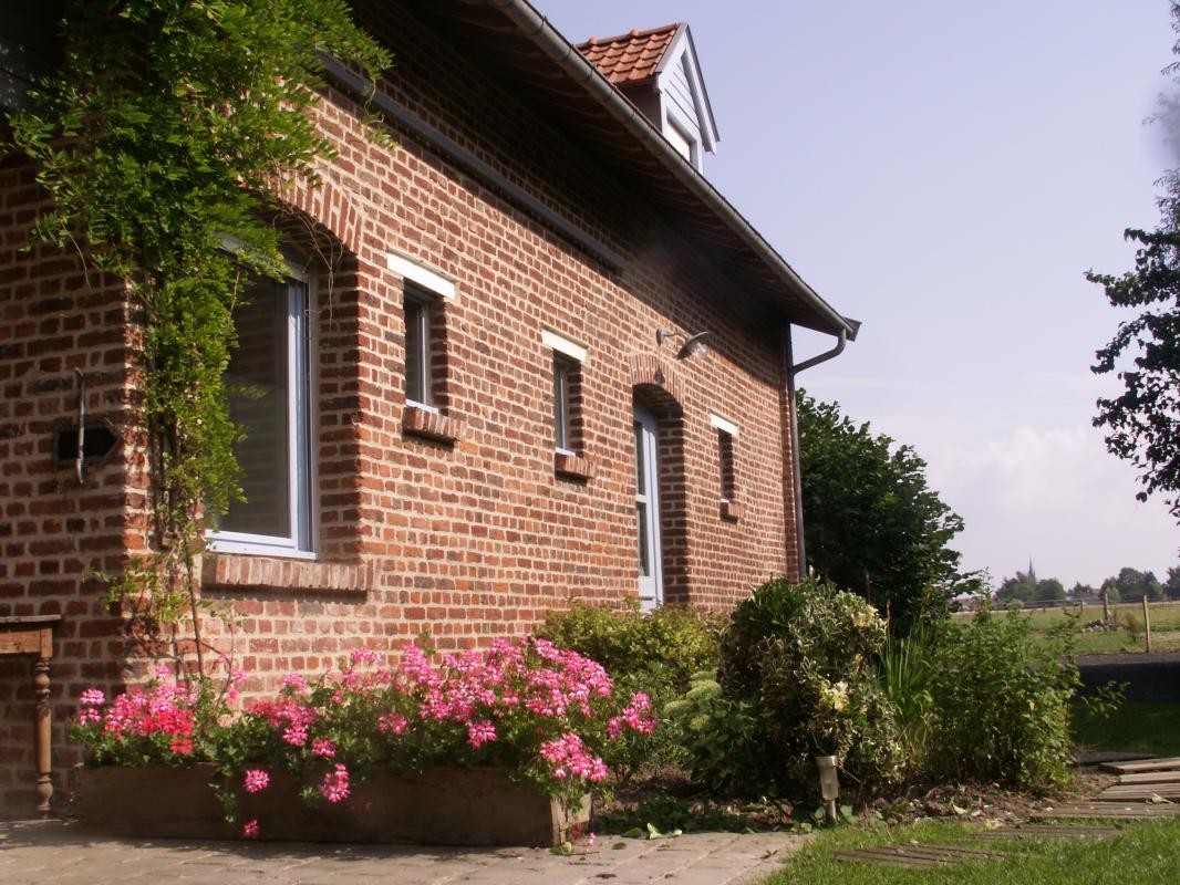 photo 0