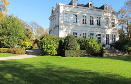 G&icirc;te n&deg;2849 Wambrechies - Nord - Fa&ccedil;ade arri&egrave;re du Ch&acirc;teau donnant sur le parc.