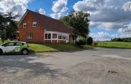 G&icirc;te n&deg;1180 Sainte-Marie-Cappel - Nord - Parking du g&icirc;te